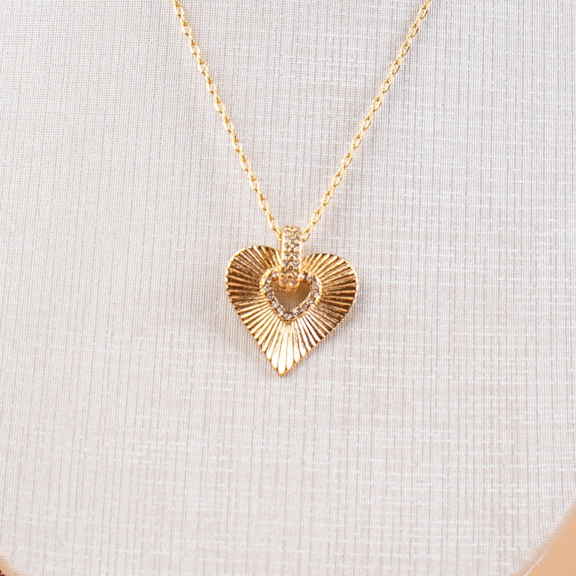 Colar Coração Cravejado Amoré