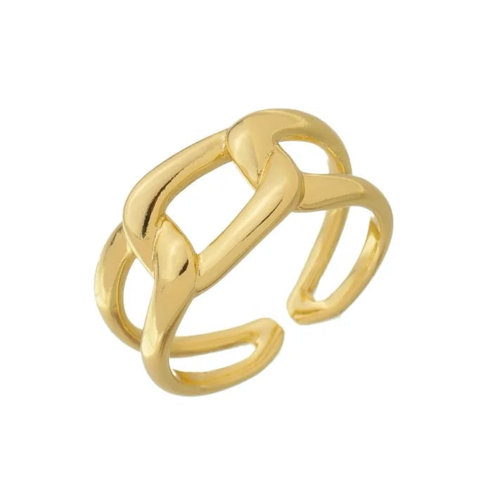 Anel dourado com design de elos em detalhe frontal