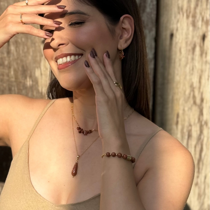 semijoia pulseira dourada com pedras do sol naturais