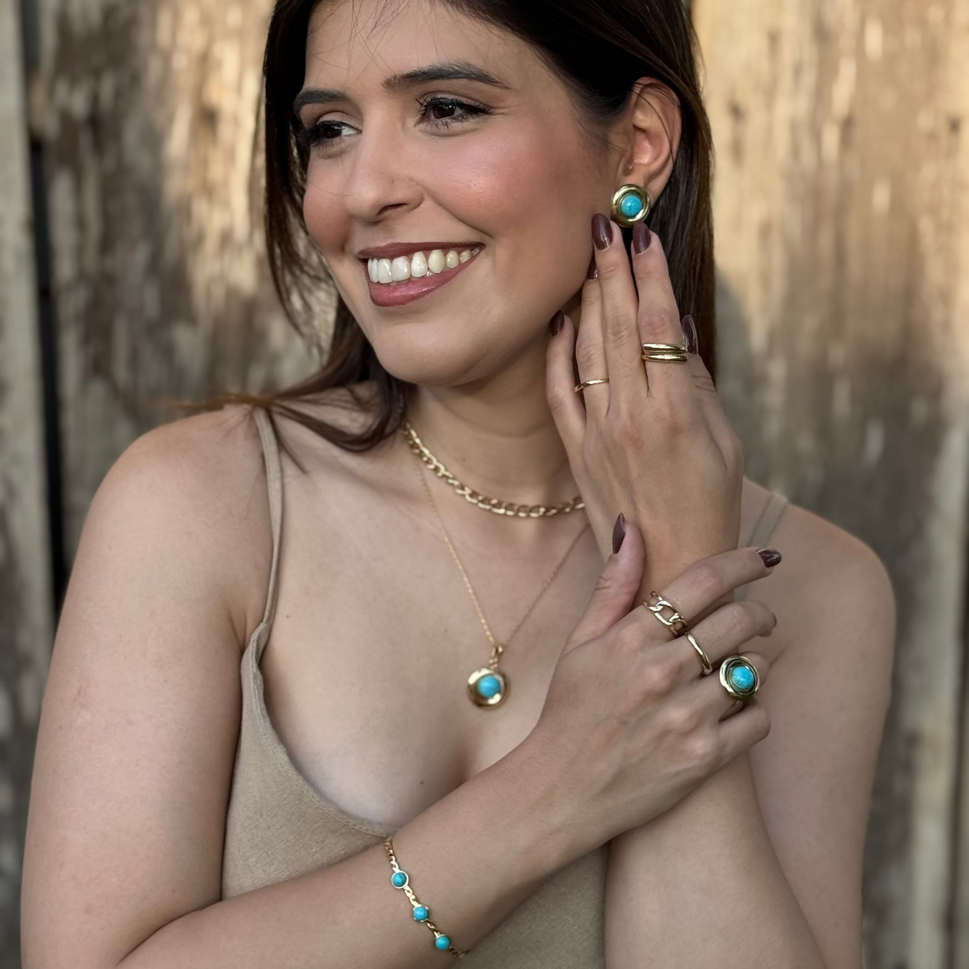 brinco dourado feminino pedra turquesa design redondo moderno