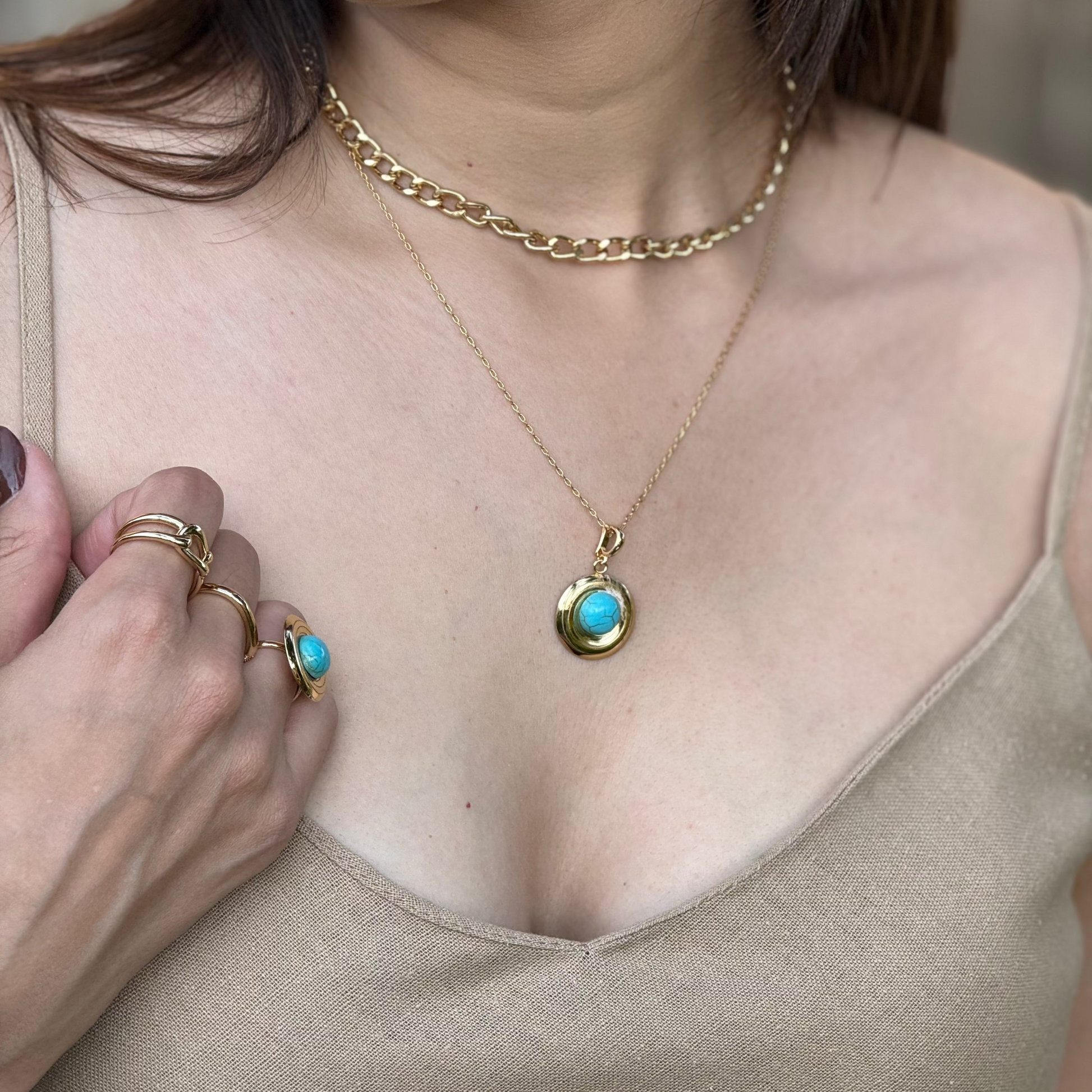 pingente dourado feminino com pedra turquesa design redondo moderno